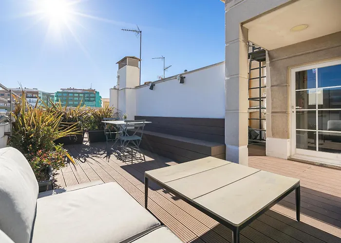 Feelathome Waldorf Suites Apartments