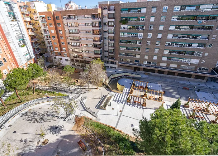 Feelathome Waldorf Suites Apartments